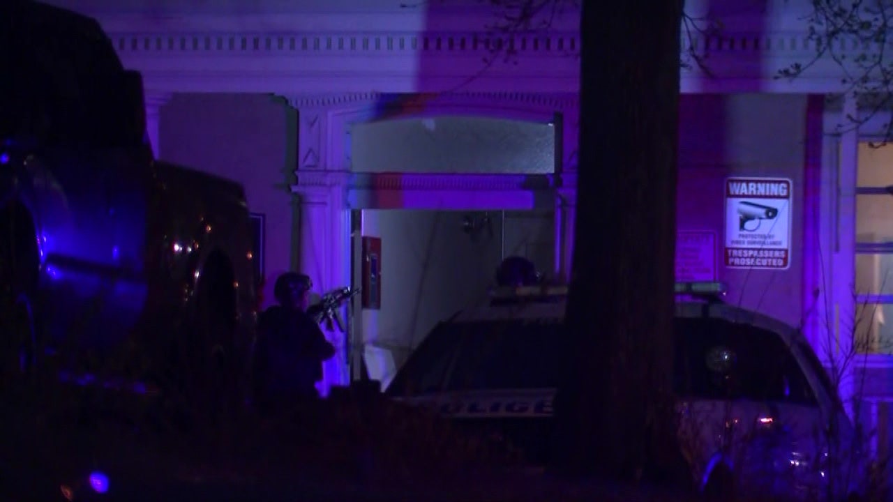 Suspect dead after shootout with police in Frankford that injured SEPTA officer - Vimarsana News