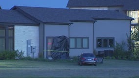 Car crashes into North Austin building, 1 person hospitalized