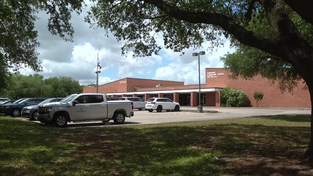 Rat droppings found in Deer Park ISD elementary school classrooms, halls