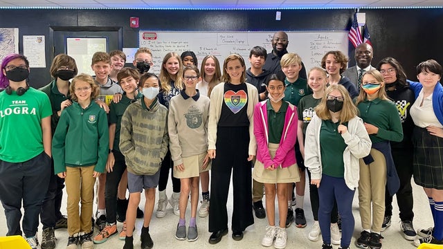 Emma Watson gives lesson to some Dallas ISD theatre students