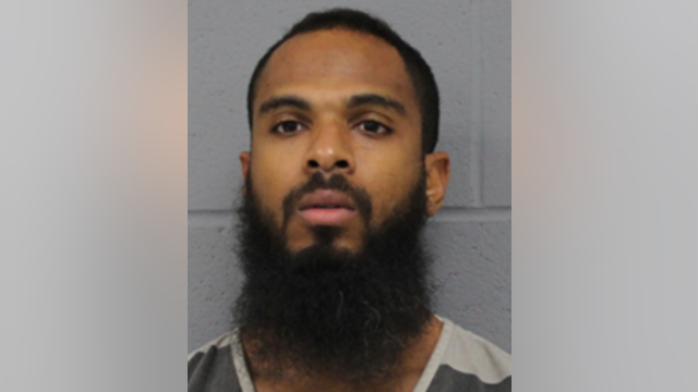 Austin police searching for indecent exposure fugitive