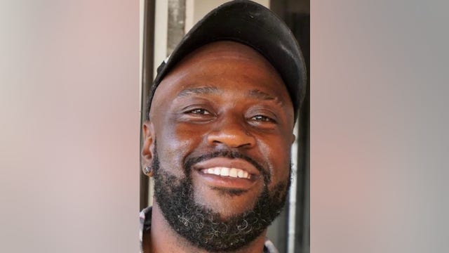 Man's body found on side of US 290 east of Elgin