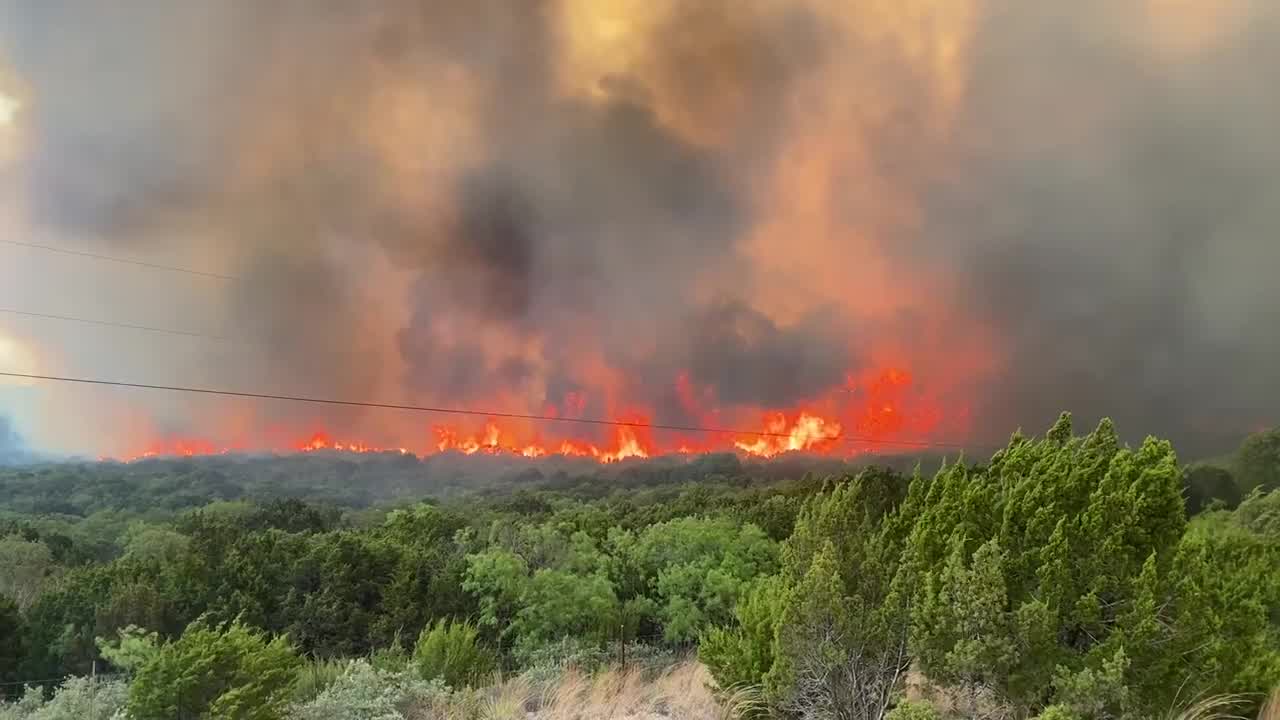 Evacuations purchased, firefighter wounded as fires scorch Texas landscape