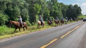 Texas authorities use horse, canine teams to search for escaped inmate