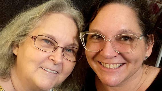 Texas woman donates kidney to mom ahead of Mother's Day