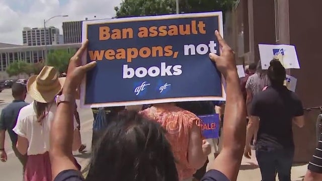 Texas teachers union, other groups protest Ted Cruz over gun stance