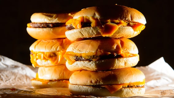 Austin man tried to smuggle meth into US while eating cheeseburger
