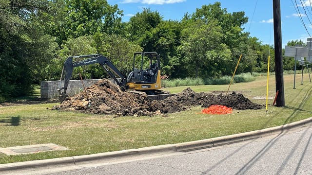 Austin Fire crews working gas line break in North Austin