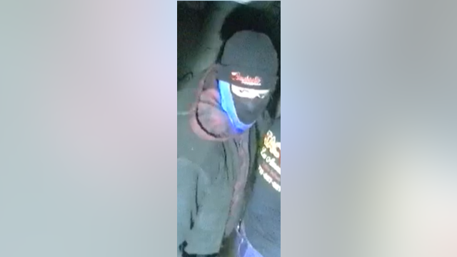 Austin police searching for 2 men wanted for aggravated robbery