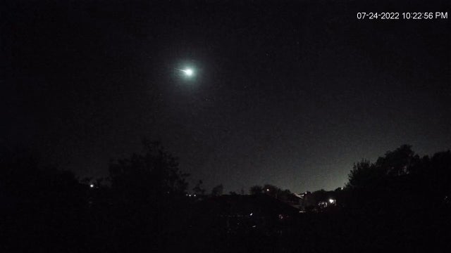 Video captures fireball in Texas sky