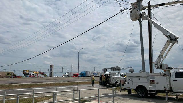 I-35 lanes reopen in San Marcos after downed telecommunication line