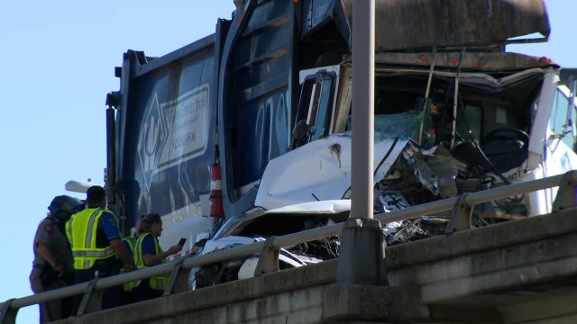 Deadly crash involving truck, 2 other vehicles in downtown Austin