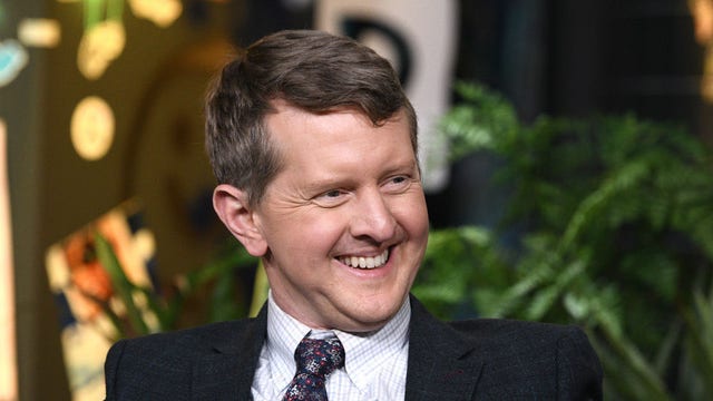 'Jeopardy!' fans criticize Ken Jennings for allowing contestant to correct answer