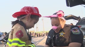 Austin PD host trunk-or-treat event to provide safe place for children