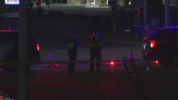 1 killed after car collides with tree on South Congress