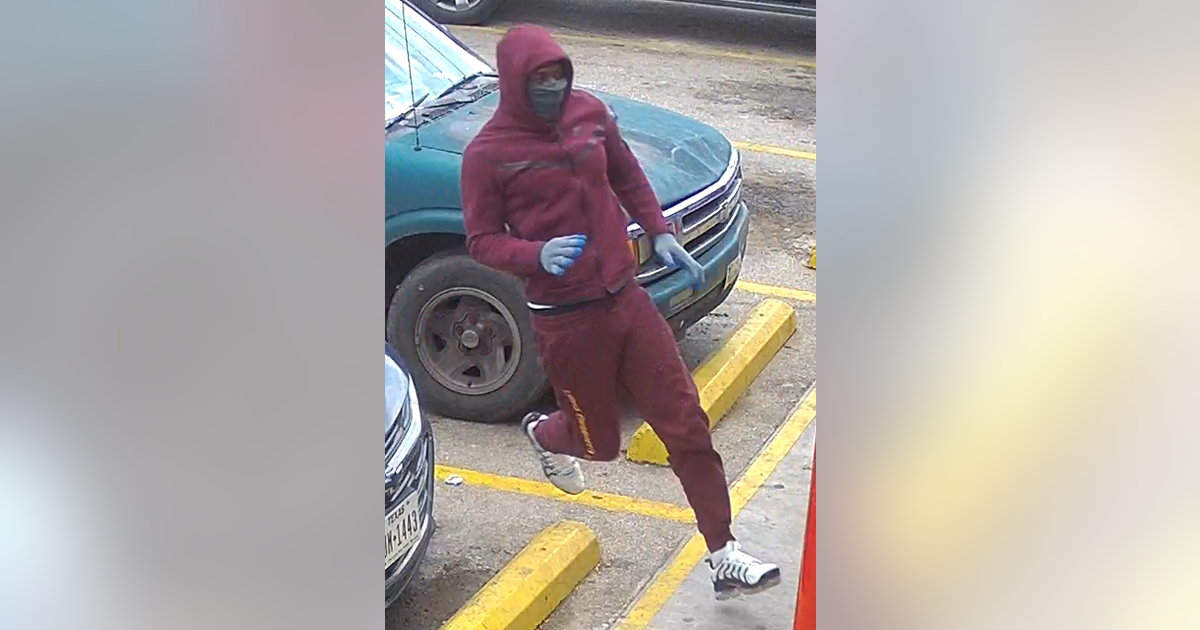 Police searching for 3 suspects involved in jugging robbery at South ...