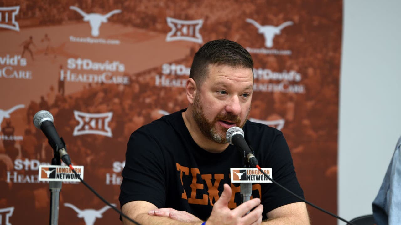 Fans react to suspension of UT men's basketball coach Chris Beard Fans react to suspension of UT men's basketball coach Chris Beard