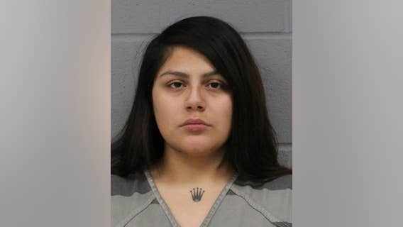 Austin-Bergstrom International Airport employee arrested after gun found inside her purse