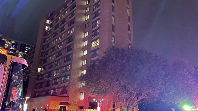 Fire breaks out at Downtown Austin high-rise apartment building