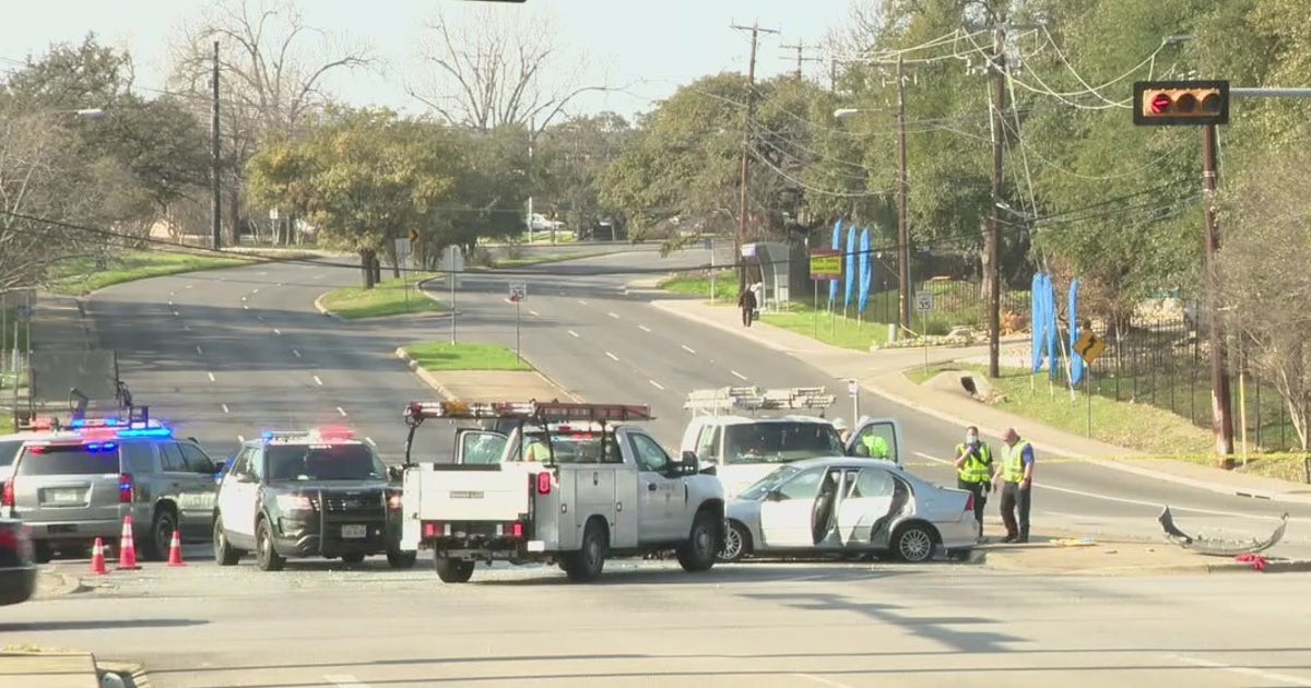 1 dead, 2 injured in 3-vehicle crash in Northeast Austin | FOX 7 Austin