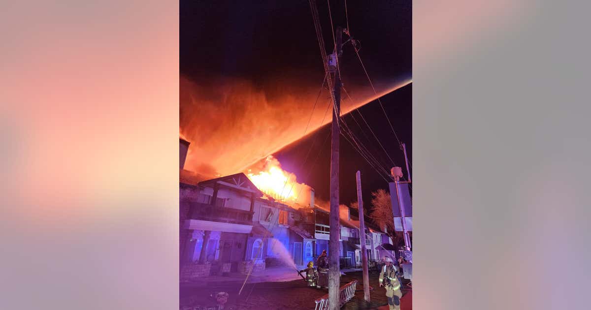 Large apartment fire in North Austin, Red Cross assisting residents ...