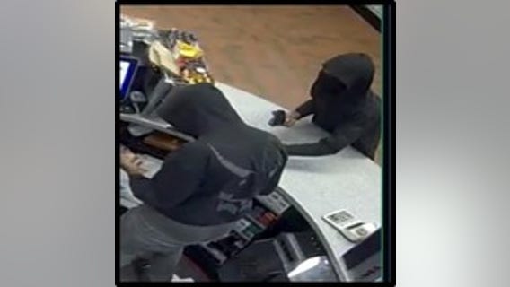 Police searching for 2 armed robbery suspects in Buda