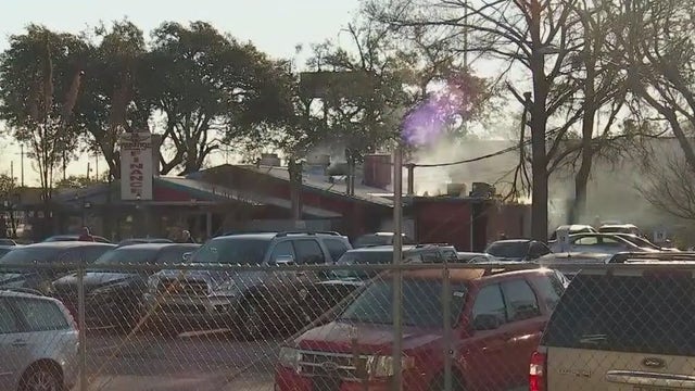 Fire at North Austin used car lot