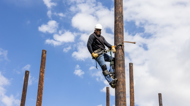 Austin Community College announces 50% discount on lineworker program