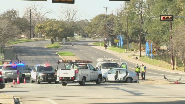 1 dead, 2 injured in 3-vehicle crash in Northeast Austin
