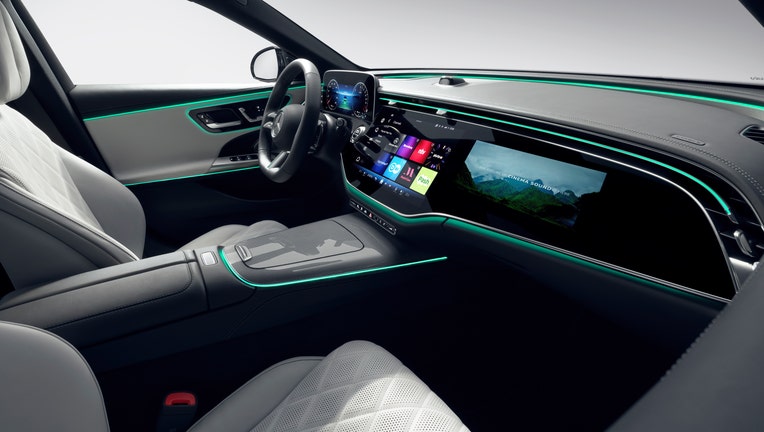 Mercedes-Benz E-Klasse | 2023: Interieur // Mercedes-Benz E-Cla