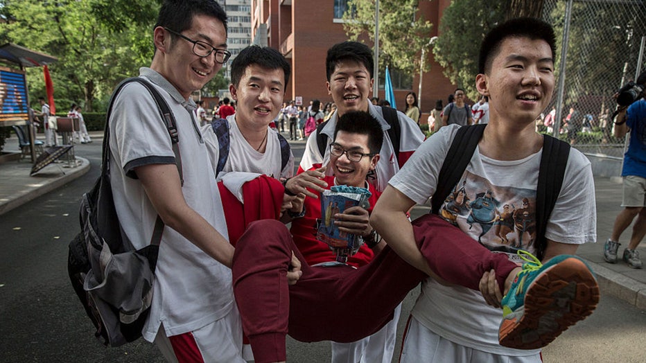 Chinese-university-students1.jpg