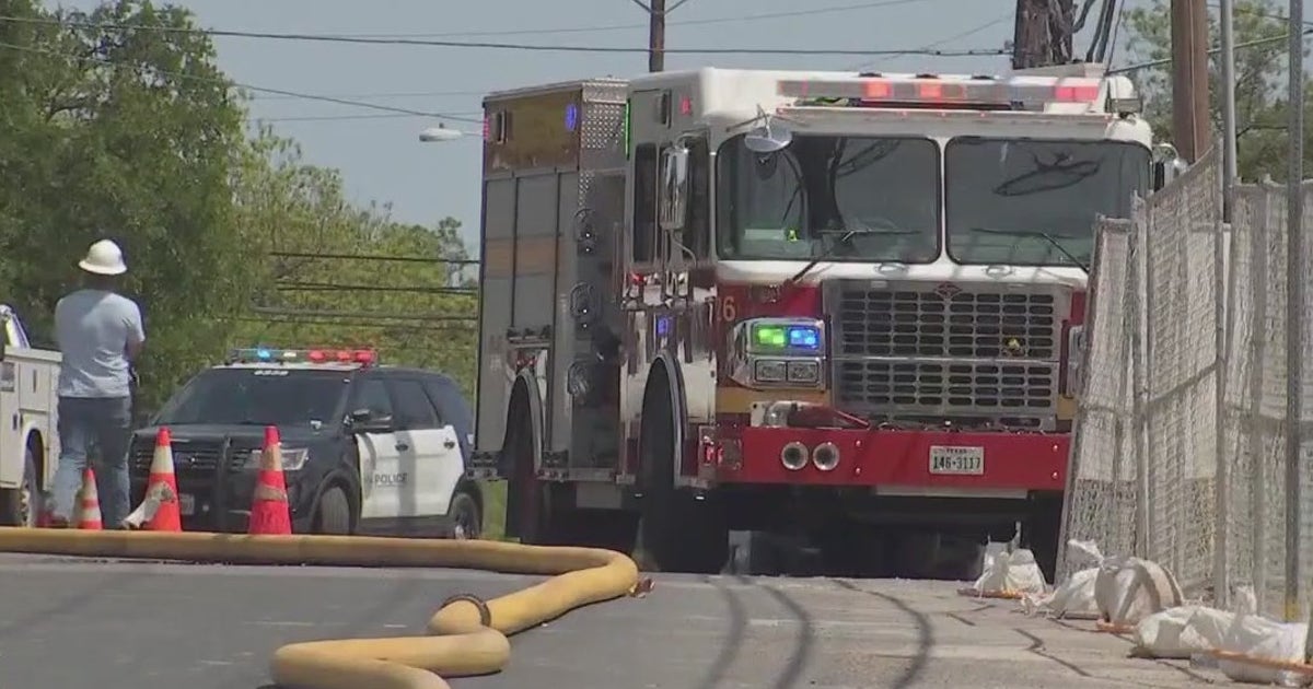 1 person injured, 7 cats rescued from apartment fire in North Austin ...