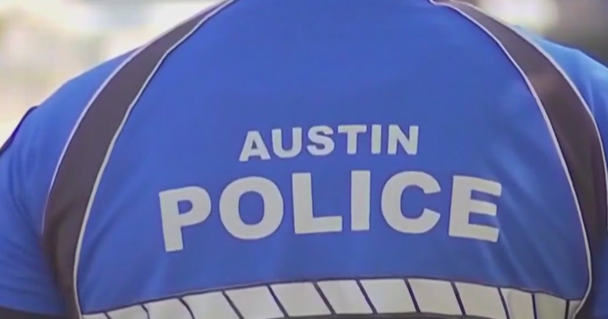 FedEx driver struck, injured; APD looking for vehicle that fled scene ...