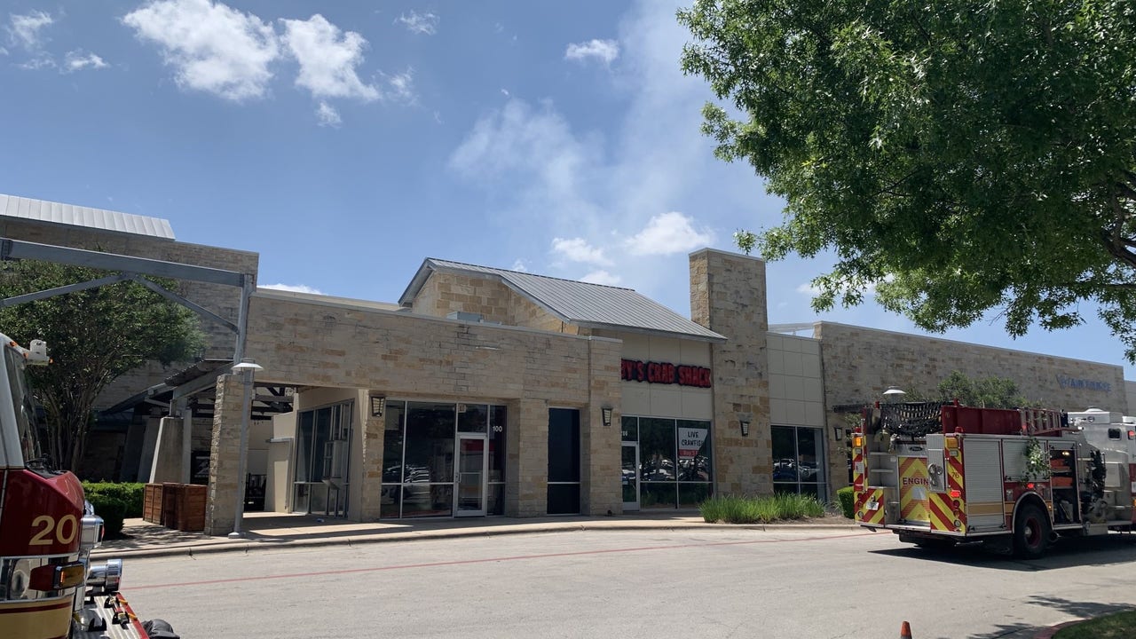 Moviegoers evacuated after roof fire at South Austin movie theater: AFD