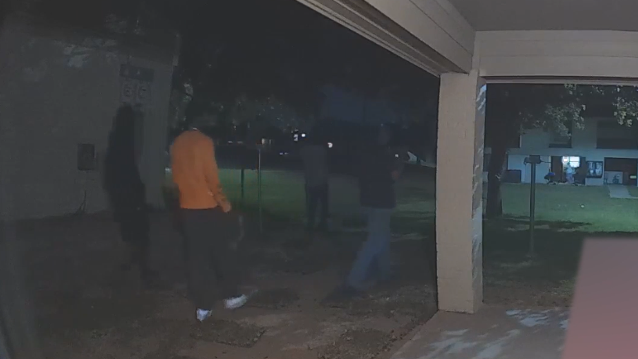 VIDEO: Man shoots at North Austin apartment with family, small children inside