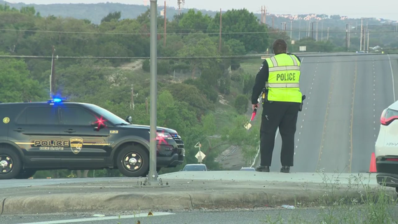 18-wheeler wreck leaves part of Hwy 71 shut down in Lakeway