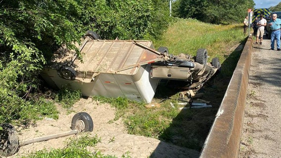 Rollover wreck in Fayette County; drivers asked to avoid area