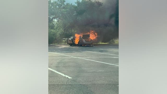 Austin 911 caller on hold for 23 minutes trying to report car fire