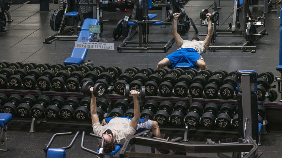 Man-lifting-weights.jpg