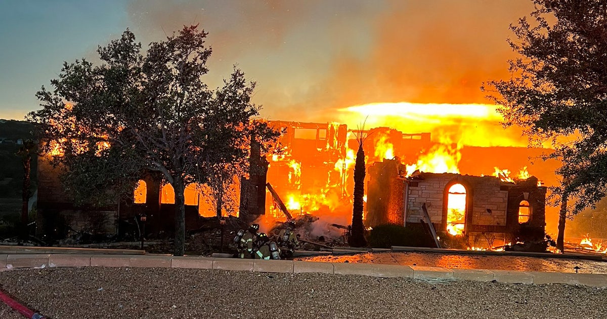 Lightning fire destroys home in Spicewood | FOX 7 Austin