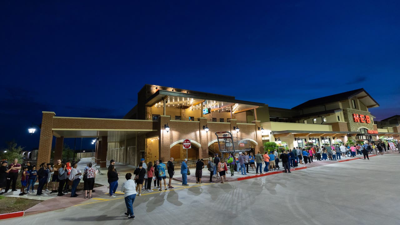 New Wolf Lakes Village H-E-B opens in Georgetown - Vimarsana News