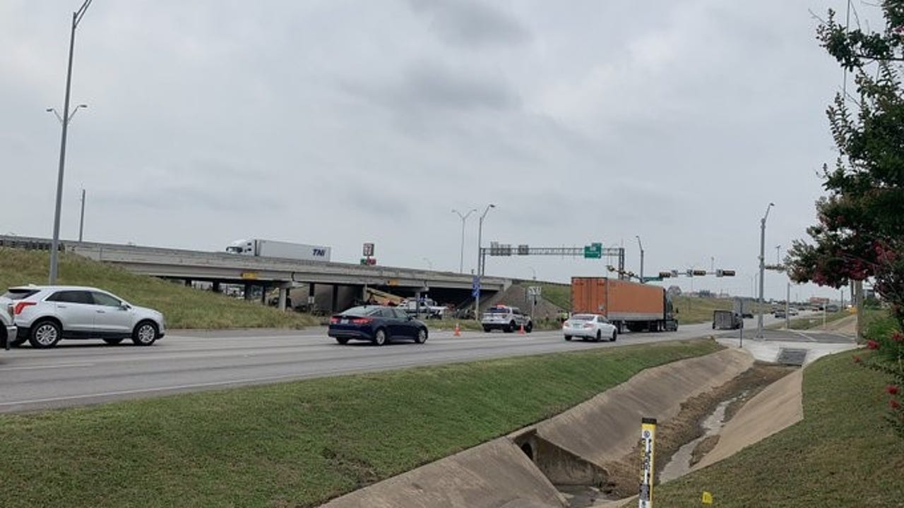 Portion Of I 35 Shut Down After Semi Collides With Bridge TCSO FOX 7 portion-of-i-35-shut-down-after-semi-collides-with-bridge-tcso-fox-7