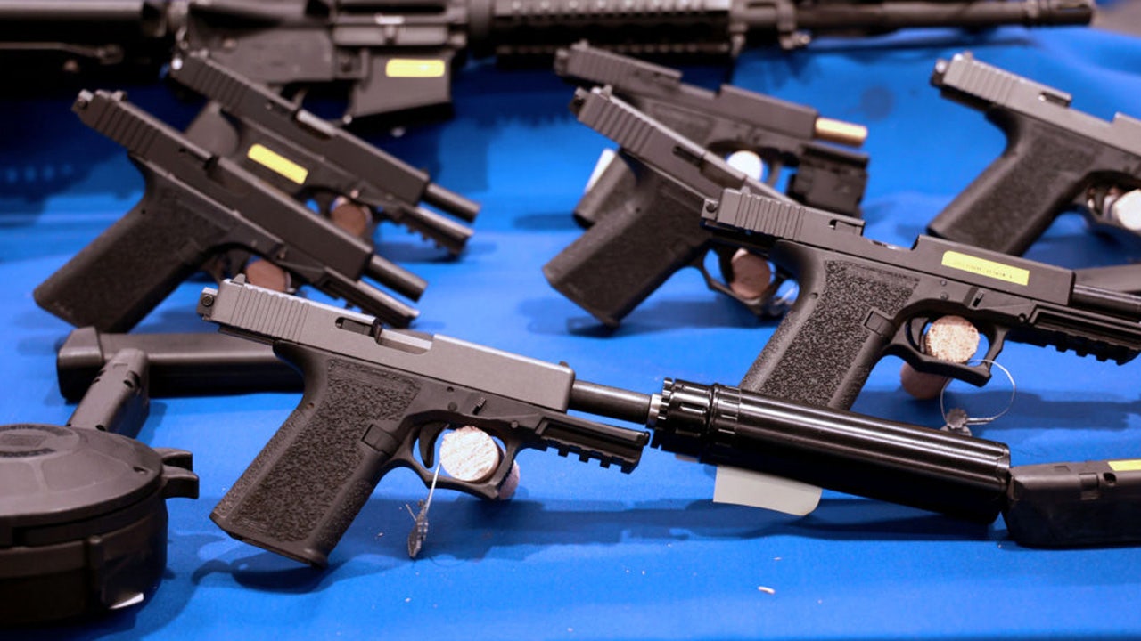 德州枪击事件重新引发对枪支法律的讨论