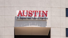 Austin ISD offers money to experienced teachers to teach at failing schools