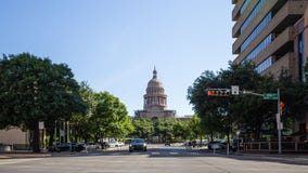 This Week in Texas Politics: School choice unravels, divisions on border security funding