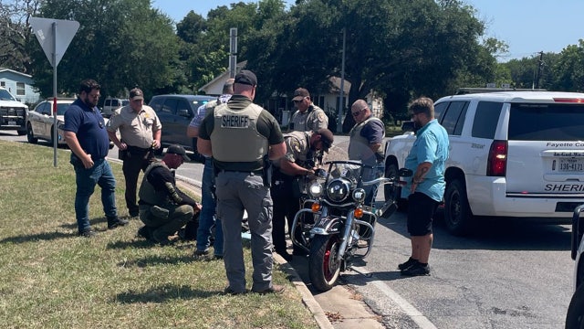 Fayette County arrests 'armed and dangerous' man on federal warrant