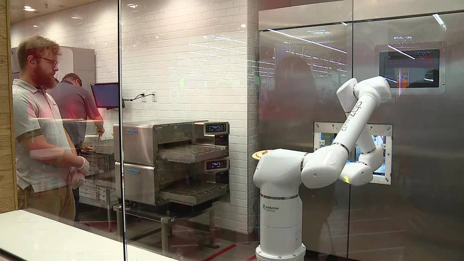 7726a6ba-061323-CH-Frisco-robot-pizza-raw-sound-and-edited-_00.03.50.16.jpg