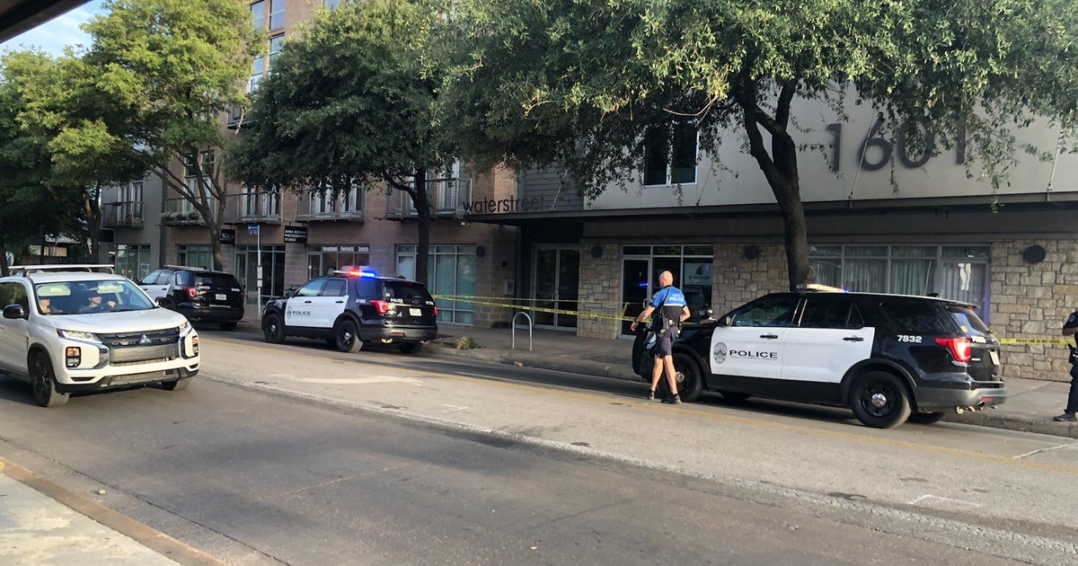 Body found on sidewalk in east Austin: APD | FOX 7 Austin