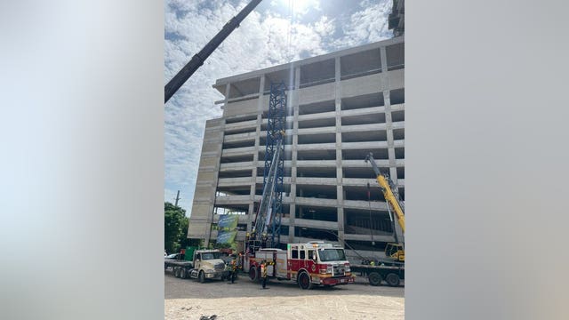 Worker rescued from crane scaffold in Downtown Austin