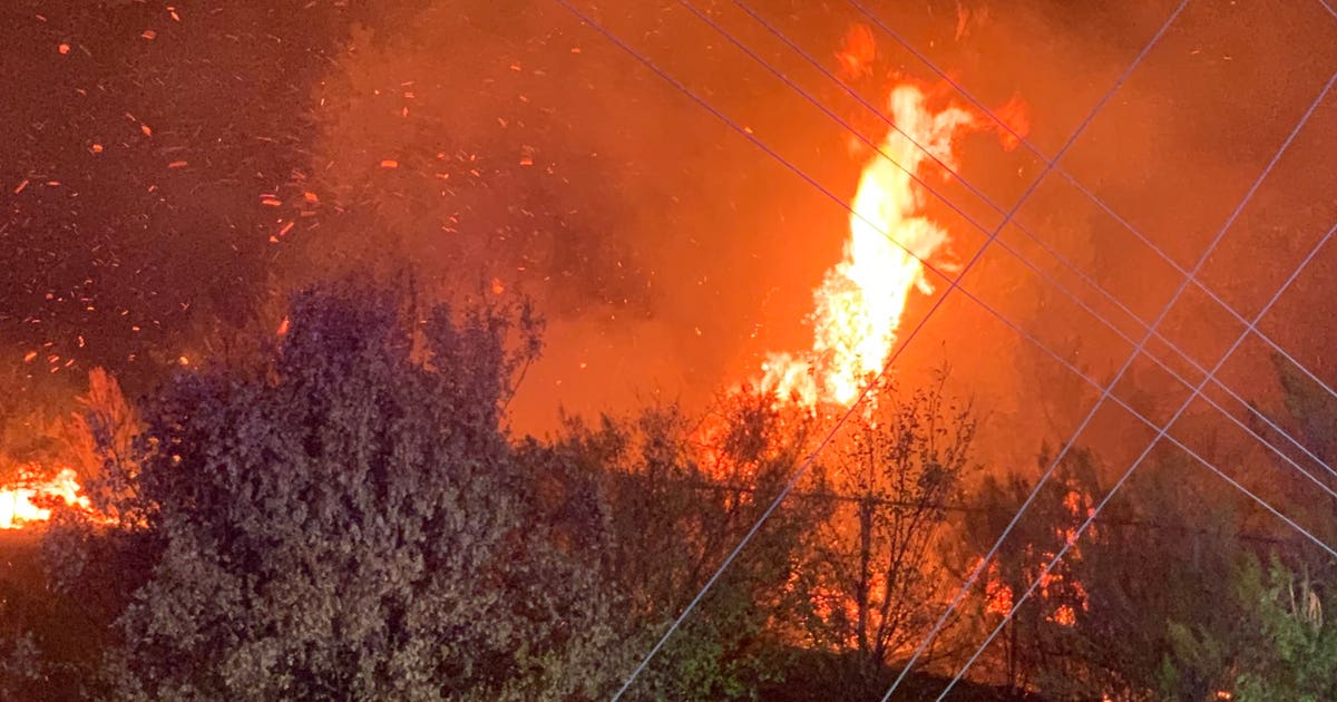 Firefighters contain brush fire in South Austin | FOX 7 Austin